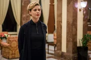 Als alte Zeugen erneut befragt werden, gerät auch die ehemalige Assistentin Xenia Genth (Katharina Schlothauer) ins Visier der Ermittler. Hat sie etwas mit der Entführung ihres damaligen Chefs zu tun?