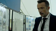 Der polnische Ermittler Stanislaw Zajak (Lucas Gregorowicz) setzt nun das Puzzle zusammen.
