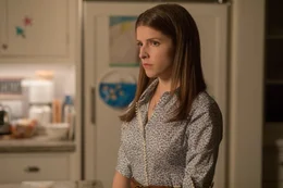 Anna Kendrick als Stephanie Smothers
