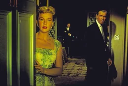 Dr. Ben McKenna (James Stewart, r.) will mit seiner Frau Jo (Doris Day, l.) und seinem zehnj&auml;hrigen Sohn Hank wohlverdienten Urlaub in Marokko machen. Dort geraten sie in das schrecklichste Abenteuer ihres Lebens ...