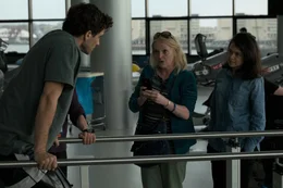 (l-r): Jeff Bauman (Jake Gyllenhaal), Patty (Miranda Richardson) und Erin Hurley (Tatiana Maslany)