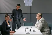 Die Kommissare Hansen (Igor Jeftic, M.) und Hartl (Michael A. Grimm, r.) können Sarah Süßmann (Miriam Morgenstern, l.) nachweisen, dass sie zur Tatzeit am Tatort war. Hat sie ihren Freund aus Eifersucht erwürgt? Die Kommissare Hansen (Igor Jeftic, M.) und Hartl (Michael A. Grimm, r.) können Sarah Süßmann (Miriam Morgenstern, l.) nachweisen, dass sie zur Tatzeit am Tatort war. Hat sie ihren Freund aus Eifersucht erwürgt?