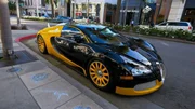 Gehört zum Fuhrpark der Superreichen: ein Bugatti in den Straßen von Beverly Hills. Gehört zum Fuhrpark der Superreichen: ein Bugatti in den Straßen von Beverly Hills.