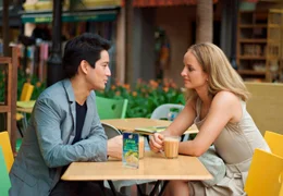 Dai Si (Jason Chan) verheimlicht Anniela (Lara Joy K&ouml;rner), dass er der Sohn ihres sch&auml;rfsten Gegenspielers ist.