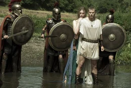 Hebe (Gaia Weiss) und Hercules (Kellan Lutz)