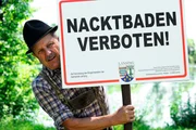 Bayerisches Fernsehen DAHOAM IS DAHOAM, FOLGE 980, "Wie Gott uns schuf", am Dienstag (28.08.12) um 19:45 Uhr. Bürgermeister Schattenhofer (Werner Rom) will Nudisten vom Lansinger Weiher fernhalten.