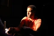 Daniel Thomson (Royce Pierreson) hatte gerade in letzter Zeit nicht das beste Verhältnis zu seinem Vater, weshalb sich seine Trauer in Grenzen hält. Daniel Thomson (Royce Pierreson) hatte gerade in letzter Zeit nicht das beste Verhältnis zu seinem Vater, weshalb sich seine Trauer in Grenzen hält.