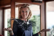 Die Gräfin (Andrea L'Arronge) hat wieder mal richtig Freude an diesem Fall, das ist doch klar. Die Gräfin (Andrea L'Arronge) hat wieder mal richtig Freude an diesem Fall, das ist doch klar.