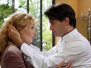 Franziska Kabus (Lina Rabea Mohr) besucht Freddy (Luca Zamperoni) überraschend in Leipzig. Zu seiner Verwunderung hat Franziska auch schon einen Grundriss ihrer Pattiserie in der Tasche, auf dem ein Teil des Raumes für Freddy und ein Bistro gezeichnet ist. Freddy erklärt Franziska, dass er Leipzig nicht einfach so verlassen kann - schließlich brauche man ihn im Charlotto und auch Kathrin und Hannah könne er nicht einfach so allein lassen.