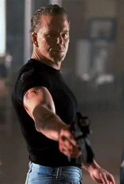 Stavros (Mickey Rourke)