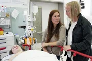 Seraphine im Schockraum der Unfallklinik Ludwigshafen mit ihren Eltern.