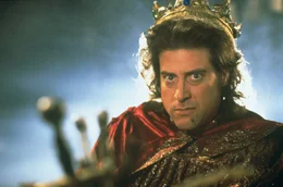 Der fiese und gemeine Prinz John (Richard Lewis) hat in England das Sagen, solange der ehrenwerte K&ouml;nig Richard auf Kreuzzug verweilt. Unterst&uuml;tzung erh&auml;lt der tollpatschige Narren-Prinz von dem schurkischen Sheriff von Nottingham und der b&ouml;sen Hexe Latrine ...