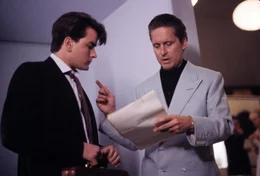 Bud Fox (Charlie Sheen, l.); Gordon Gekko (Michael Douglas, r.)