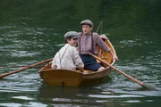 Hinten: Gilbert Blythe (Drew Haytaoglu).