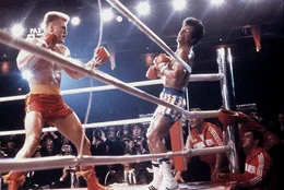 Rocky tritt in Russland gegen die Kampfmaschine Ivan Drago an.