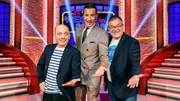 Moderator Kai Pflaume (Mitte) und seine Rateteam-Kapitäne Bernhard Hoëcker (links) und Elton.