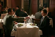 Mike (Patrick J. Adams, r.) hat nach einem zwielichtigen Deal Probleme. Kann er seinen ehemaligen Mentor Harvey (Gabriel Macht, l.) zu einer Aussöhnung bewegen und dadurch seiner schwierigen Lage entkommen? Mike (Patrick J. Adams, r.) hat nach einem zwielichtigen Deal Probleme. Kann er seinen ehemaligen Mentor Harvey (Gabriel Macht, l.) zu einer Aussöhnung bewegen und dadurch seiner schwierigen Lage entkommen?