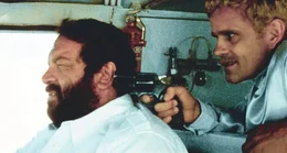 Kommissar Rizzo, alias Plattfu&szlig; (Bud Spencer, l.)