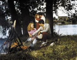 Shirley (Martine Kelly) hat bald genug vom Kontrollwahn Bosquiers, rei&szlig;t aus und ger&auml;t auf ihrer Flucht eher zuf&auml;llig auf das Segelboot von Philippe (Francois Leccia) und seinen Freunden. Sie verliebt sich in den Jungen, der sich ihr als Stephane Michonnet vorstellt und schlie&szlig;t sich der Segelgemeinschaft auf ihrer Reise an.