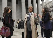 Det. Jo Danhill (Sela Ward, l.), Senator Kirk Matthews (Jeffrey R. Nordling) und Serena Matthews (Jenn Proske)