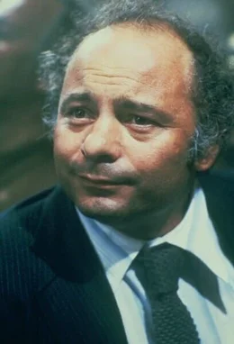 Paulie (Burt Young)