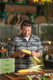 Jamie Oliver mit frischem Zuckermais.