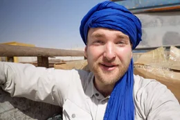 Abenteuer Mauretanien Zu Fuss durch die Sahara Samuel H&auml;de will 400 Kilometer durch die W&uuml;ste, zu Fuss  Copyright: SRF/OneGate