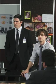 Ermitteln in einem neuen Fall: Reid (Matthew Gray Gubler, r) und Gibbs (Thomas Gibson, l.)