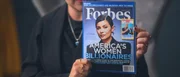 Laut Forbes war Kylie Jenner die bislang j&uuml;ngste Self-Made-Milliard&auml;rin der Welt. Das Magazin hat ihr diesen Titel allerdings wieder entzogen.