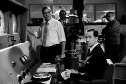 L-R: Fred Friendly (George Clooney), Edward R. Murrow (David Strathairn)