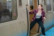 Emma Kenney (Debbie Gallagher).