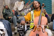 Mit seiner Musik kann Nathaniel Ayers (Jamie Foxx, r.) alle Menschen verzaubern, doch schizophrene Sch&uuml;be machen dem Heimatlosen das Leben schwer ...