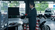 Detective Katagiri (Ken Watanabe) rekonstruiert das Attentat.