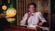 Hetty (Jackie Buroughs) mischt sich ein