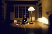 WOODSIDE, CA - DECEMBER 15: CEO of Apple Steve Jobs sits at his home in Woodside, CA on December 15, 1982. WOODSIDE, CA - DECEMBER 15: CEO of Apple Steve Jobs sits at his home in Woodside, CA on December 15, 1982.
