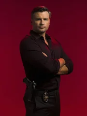 Marcus Pierce (Tom Welling)