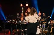 Joy Denalane live mit der hr-Bigband. Joy Denalane live mit der hr-Bigband.