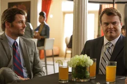 James Marsden als Oliver Lawless und Jack Black als Dan Landsman
