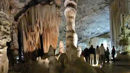 H&ouml;hle in der N&auml;he von Oudtshoorn.