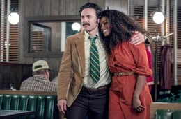 Der Provinzpolizist Hunt (Casey Affleck) und sein Frau Maureen (Tika Sumpter) begegnen dem Bankr&auml;uber zuf&auml;llig.