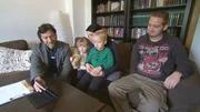 John mit der Familie. Daniel (34,r) und Nadine (32, m)