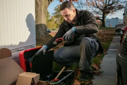 Der brasilianische Elektriker Felipe Barros Meira arbeitet in Luebeck