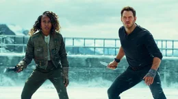 l-r: Kayla Watts (DeWanda Wise), Owen Grady (Chris Pratt)