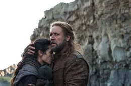 Noah (Russel Crowe, r.) und seine Frau Naameh (Jennifer Connelly, l.) erhalten von Gott den Auftrag, eine Arche zu bauen, die jeweils ein Geschlecht jeder Spezies vor der kommenden Sintflut retten soll. Doch der grausame Tubal-Kain will sich ebenfalls einen Platz auf der Arche sichern ...