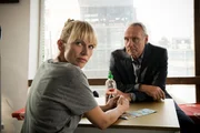Helen (Anna Loos) und Mattheisen (Daniel Friedrich) sitzen in der Falle.