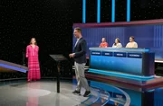 Moderator Alexander Bommes (2.v.l.) mit den Kandidat:innen: Alexandra Funk (l.), Christopher Scharf (3.v.r.), Ulrike Weiskopf (2.v.r.) und Michael Zeisset (r.). Moderator Alexander Bommes (2.v.l.) mit den Kandidat:innen: Alexandra Funk (l.), Christopher Scharf (3.v.r.), Ulrike Weiskopf (2.v.r.) und Michael Zeisset (r.).