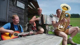 Martin Pichler und die Grafen live auf der Alm.