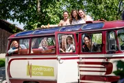 Die Landfrauen, oben, von links: Anja Floßmann, Franziska Schömig und Magdalena Kaiser; unten: Sandra Grundner, Barbara Friedmann, Anna-Maria Stürzer und Katharina Förg.