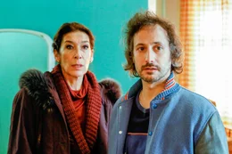 Adele Neuhauser (Frau L&ouml;ffler), Michael Ostrowski (Hausmeister).