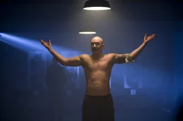 Charles Bronson / Michael Peterson (Tom Hardy)